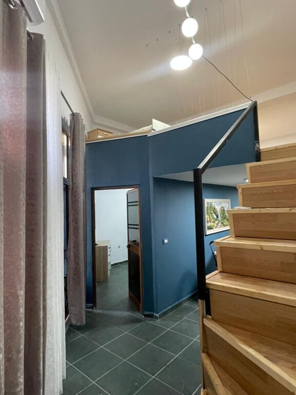 Appartamento duplex in affitto 2+1 a Misto Mame