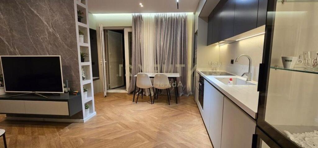 Shitet Apartament 1+1 në Rezidencën Kodra e Diellit 1