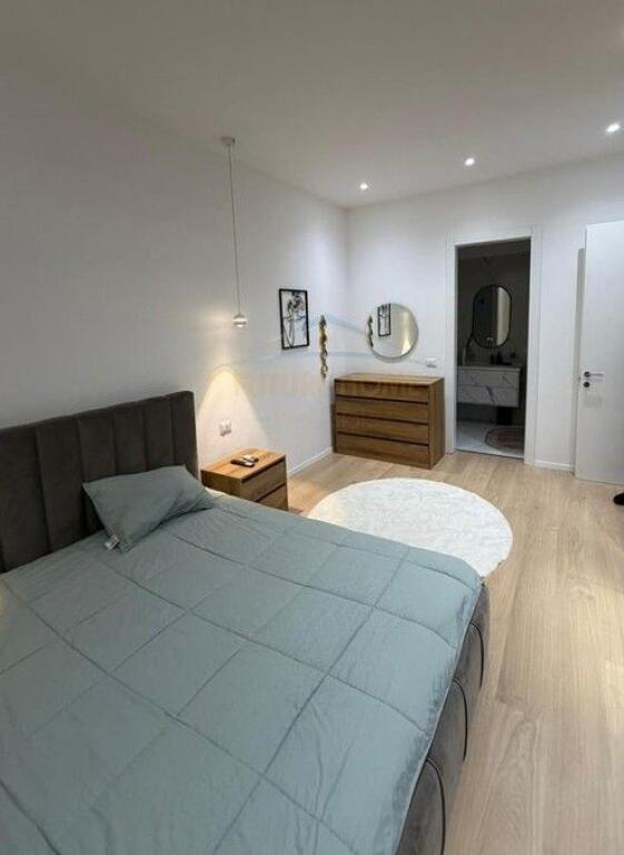 Shitet, Apartament 2+1+2+POST PARKIMI "Kompleksi Delijorgji ", Tiranë
