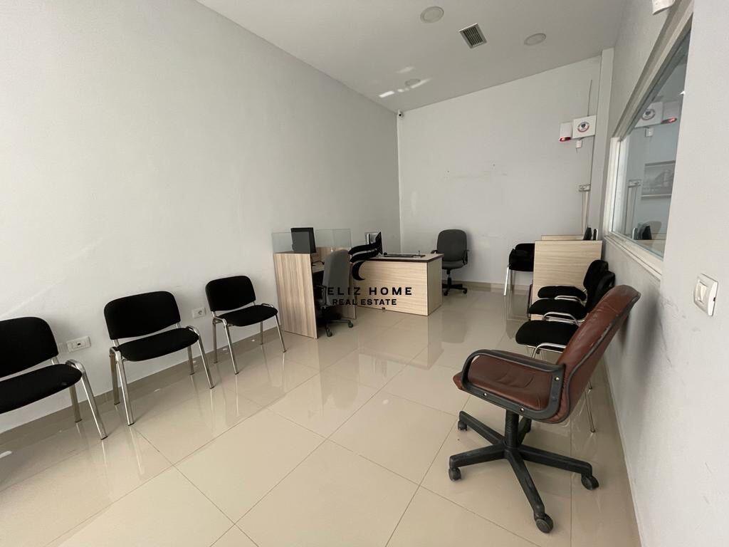 UFFICIO IN AFFITTO 3+1+2 ALI DEMI 1000 EURO