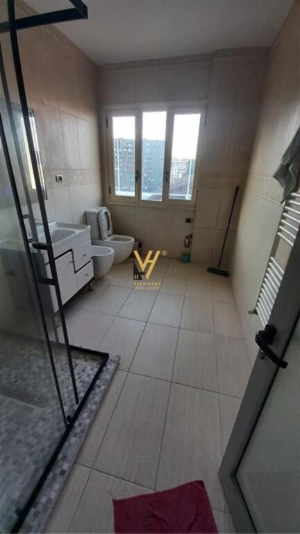 SHITET APARTAMENT 3+1+2+BLK TE LIQENI ARTIFICIAL 345.000 EURO