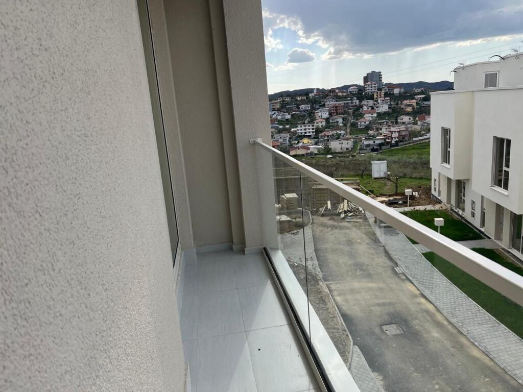 Villa su tre piani in vendita - Residenza ABA – Lago di Farka