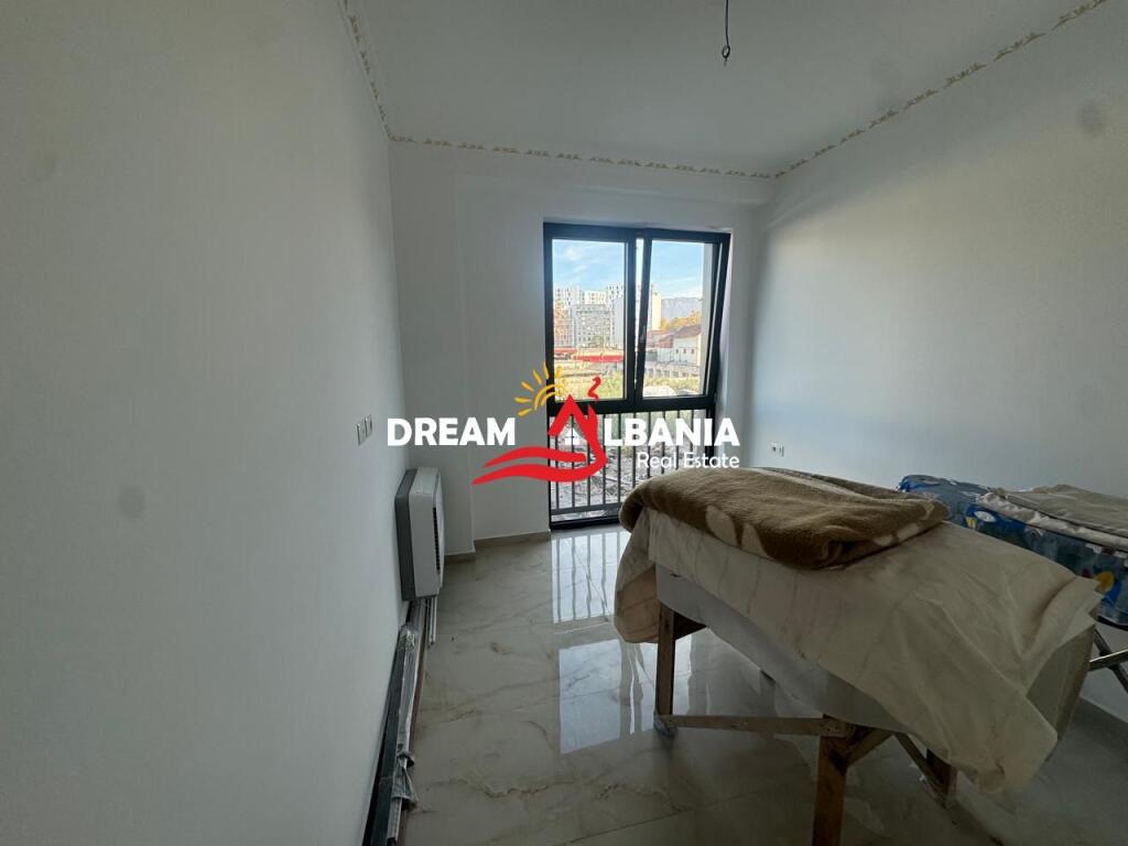 Apartament 2+1+2  me qera , prane tregut te uzina Dinamo,Tirane (ID 42215054)
