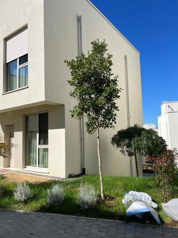 Villa su tre piani in vendita - Residenza ABA – Lago di Farka
