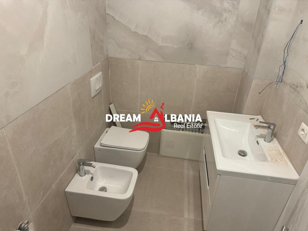 Apartament 2+1+2  me qera , prane tregut te uzina Dinamo,Tirane (ID 42215054)
