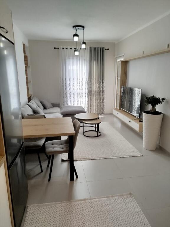 Apartament 1+1 me qira tek Univers City