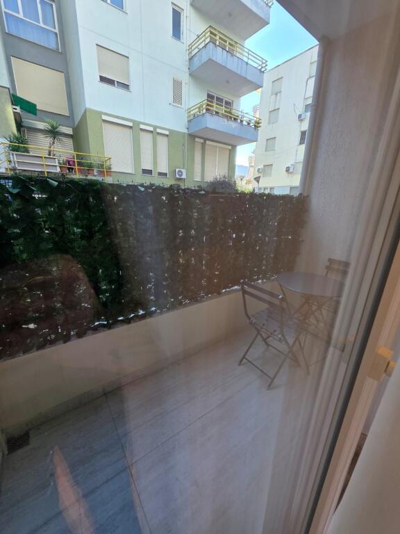 Gazoniere te kopshti zologjik,cmimi 500 euro