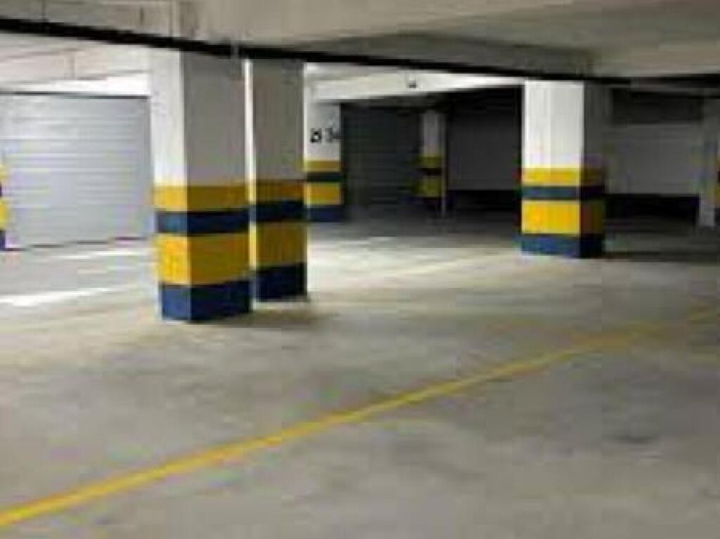 VENDESI DI PARCHEGGIO IN VENDITA 32 POSTI AUTO IN VIA JORDAN MISJA VICINO A SPAK!!!