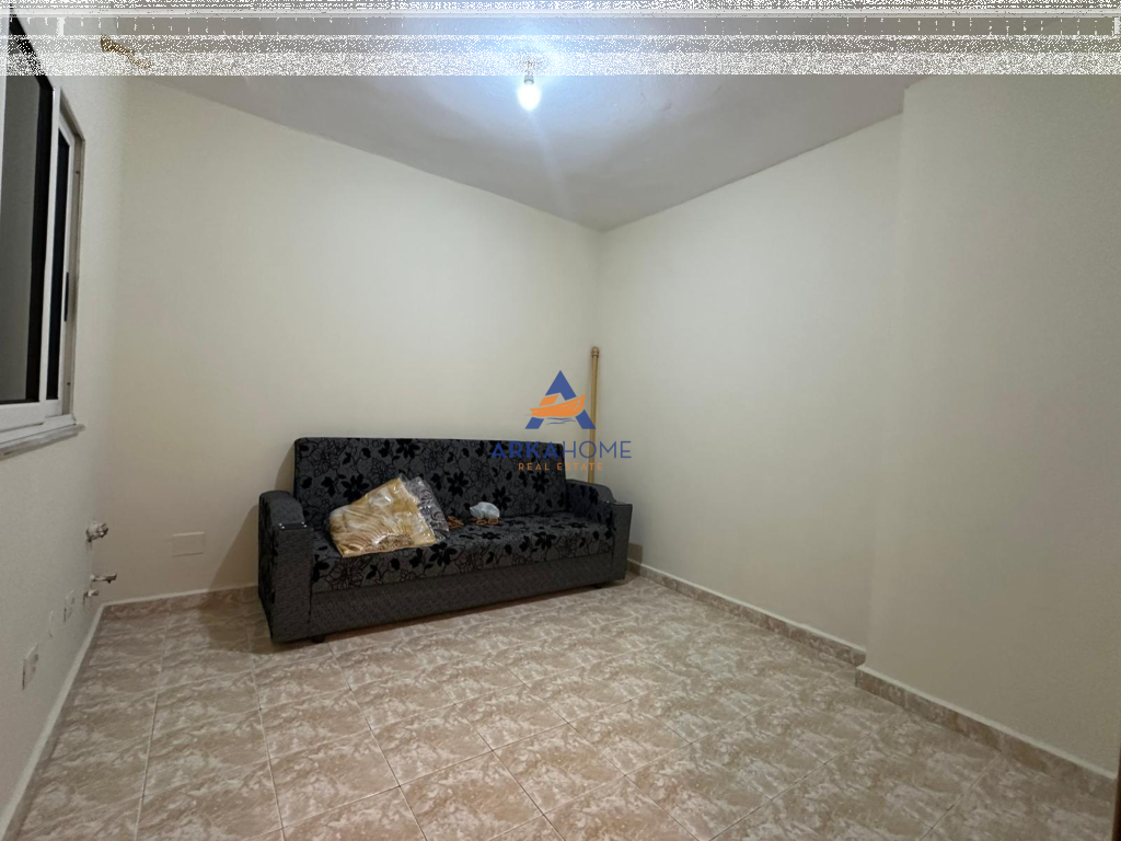 JEPET ME QERA APARTAMENT 3+1+BALLKON "KOMUNA PARISIT , KRISTAL CENTER " 700 EURO