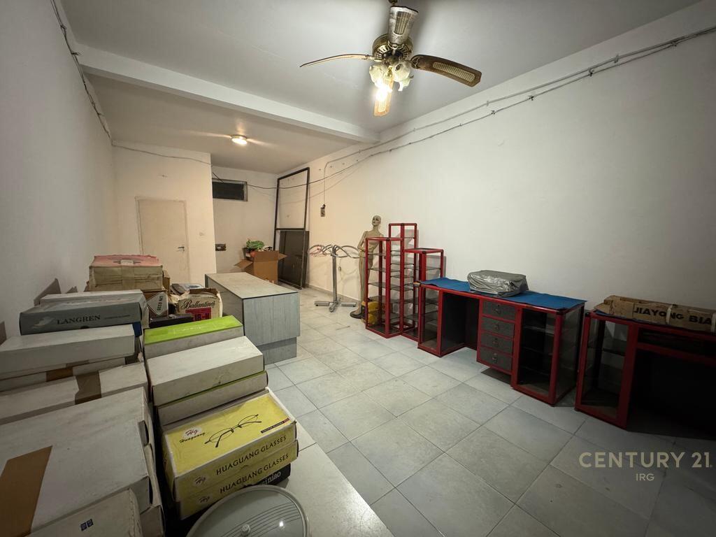 ESCLUSIVO, VENDESI NEGOZIO 36.1M² PRESSO VASIL SHANTO !