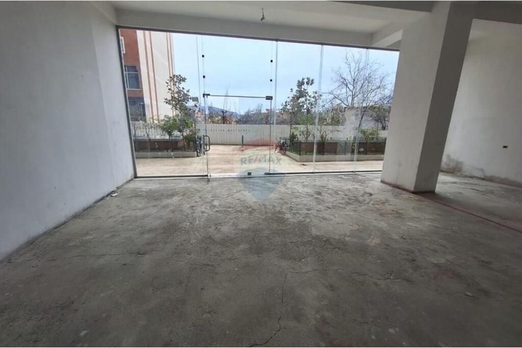Negozio - In Vendita - KMY, Tirana(ID: 530411012-156)