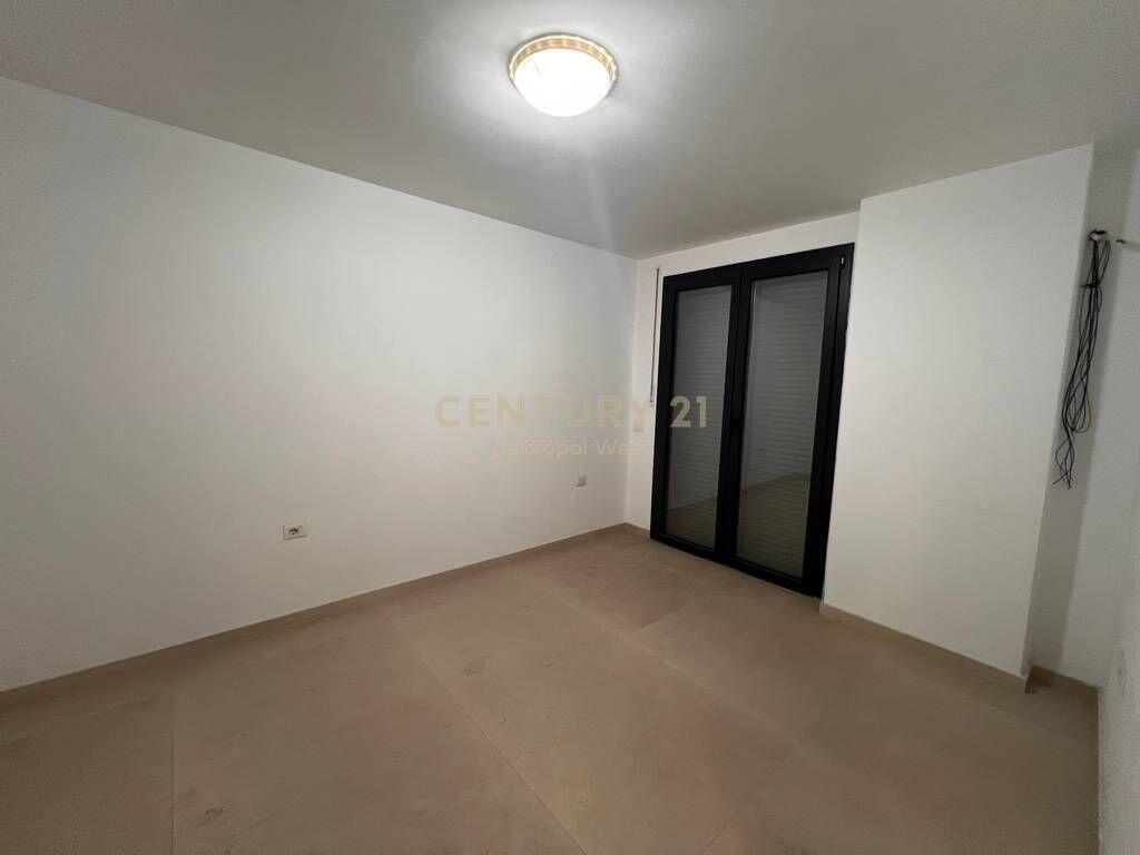 Apartament 1+1 për Zyrë, QSUT