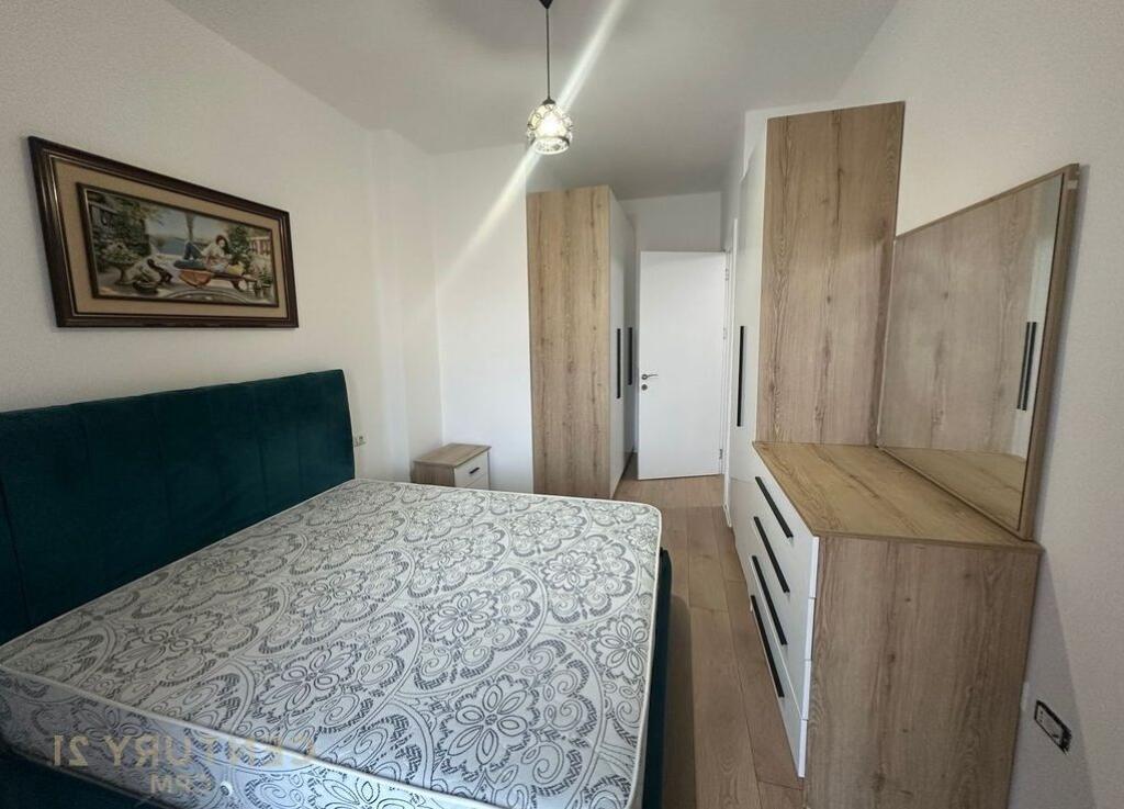 Jepet Apartament me qira 1+1 ne Yzberisht te Grand Galery