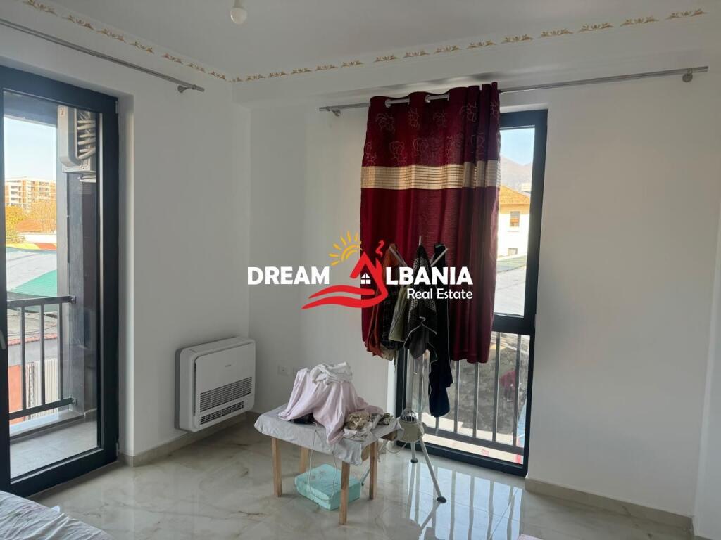 Apartament 2+1+2  me qera , prane tregut te uzina Dinamo,Tirane (ID 42215054)
