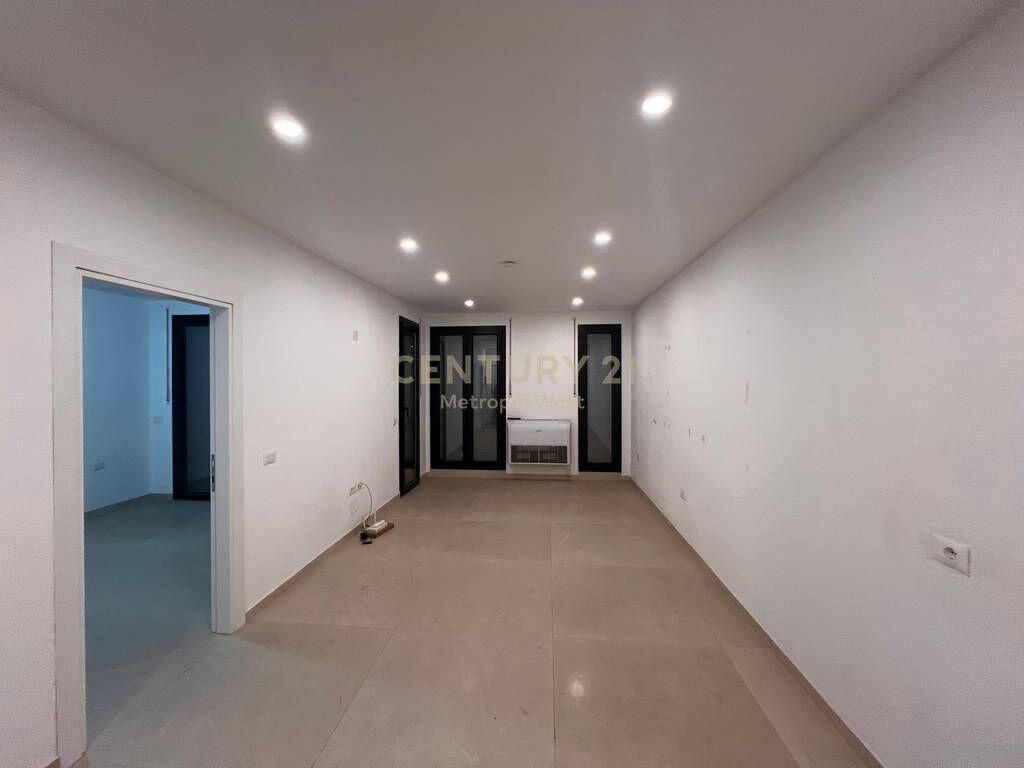 Apartament 1+1 për Zyrë, QSUT