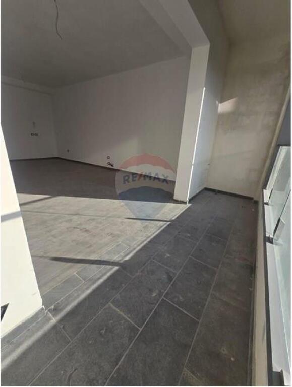 VENDESI APPARTAMENTO 2+1, SQUARE 21!