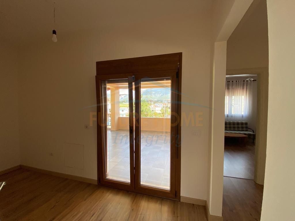 Qera, Duplex, Ali Demi, Tiranë.