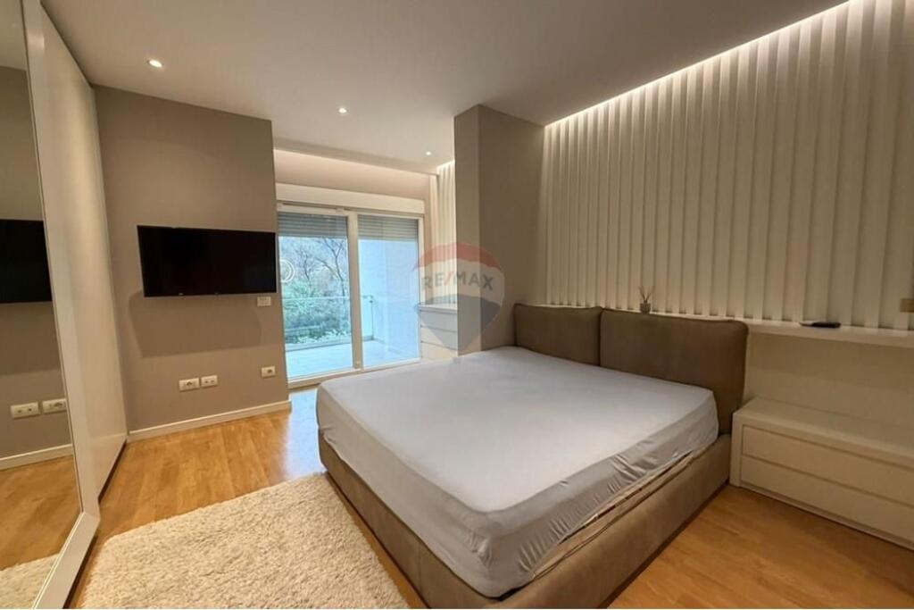Villa for sale in Kodra e Diellit