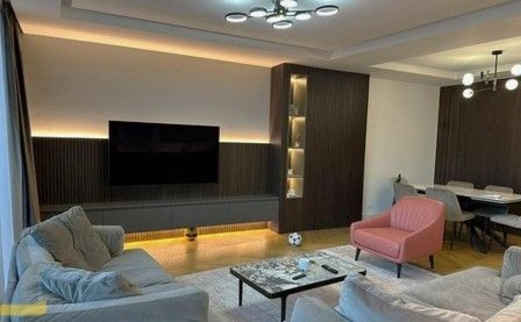 Shitet, Apartament 2+1+2+ Post parkimi Lake View Residence, Tiranë.