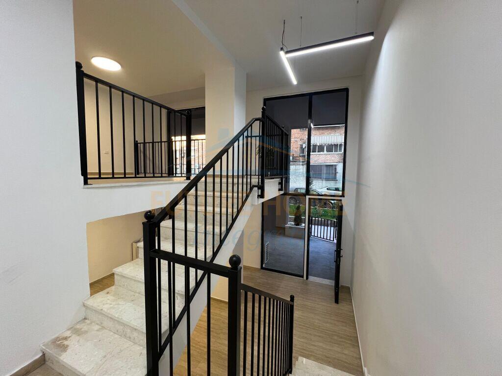 In affitto, Duplex per Uffici, Nuovo Mercato, Tirana.