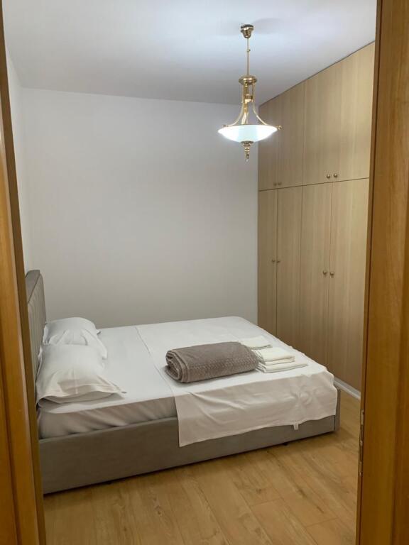 Apartament 2+1 tek Liqeni i Thate!