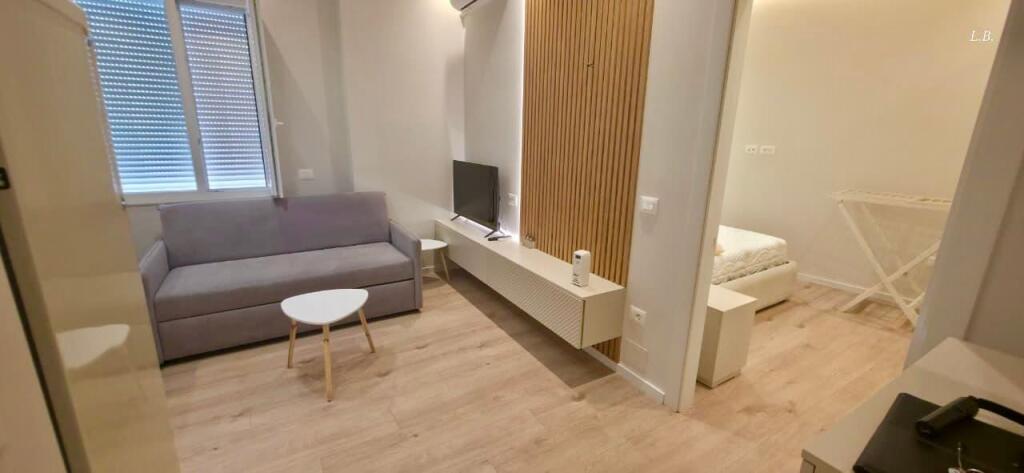 🏡 Jepet me qira apartament 1+1 📍 Qendër, Tiranë – tek 9-katëshet
