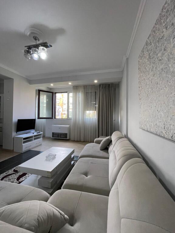 🏠 Shitet Apartament 3+1+2+depo📍 Rruga e Kavajës