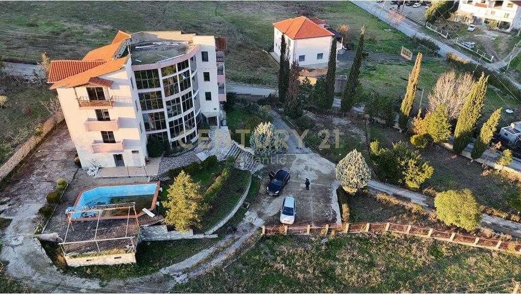 4-storey hotel for sale 600000€