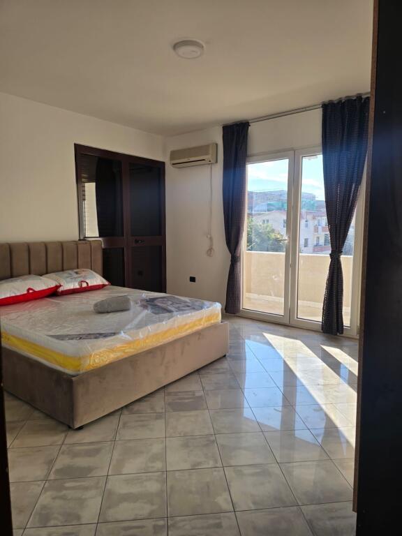 Apartament me qira 3+1+2 te Qyteti Studenti