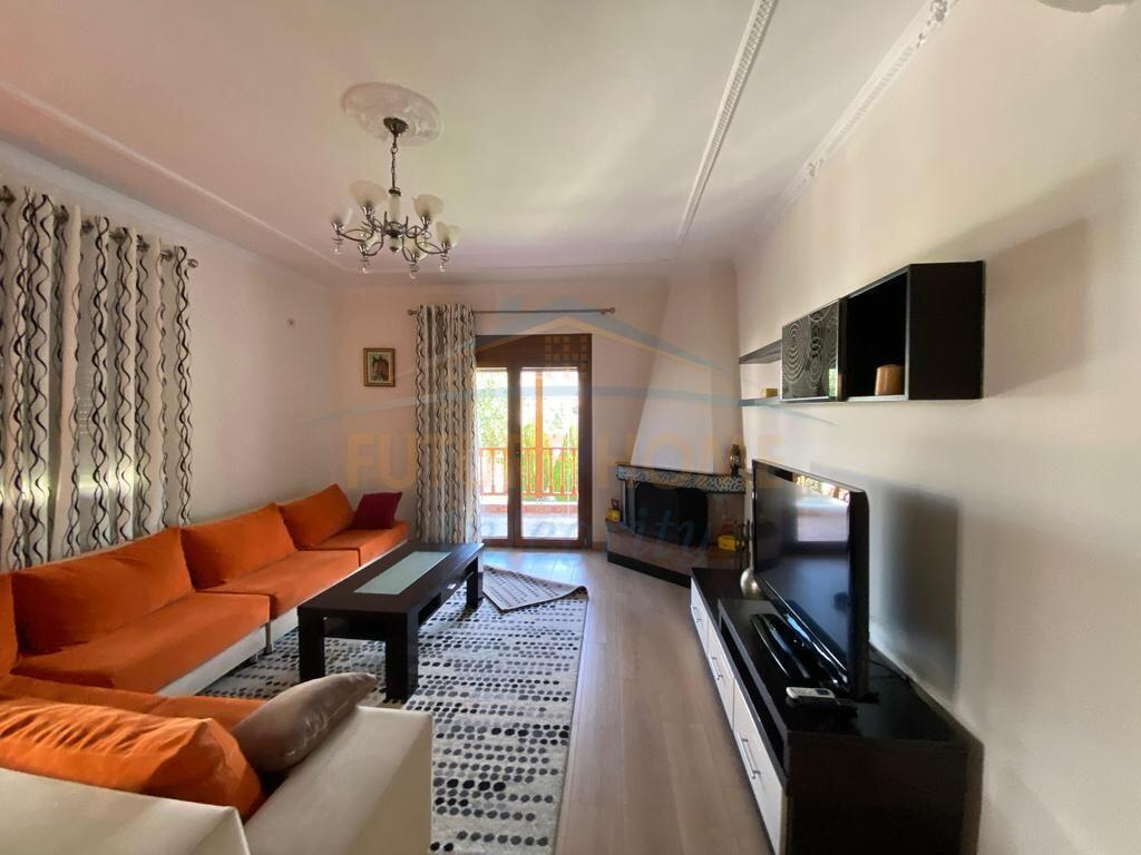 Qera, Duplex, Ali Demi, Tiranë.