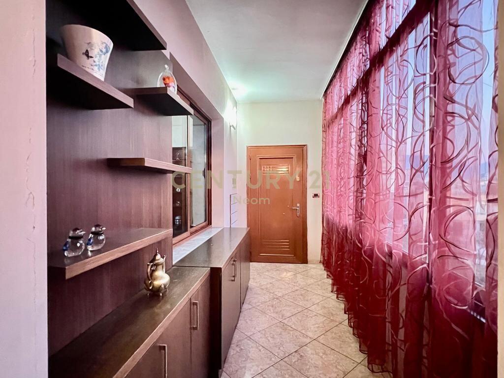 QIRA, APARTAMENT 160 M2 2+1+2 me 2 VENDE PARKIMI‼️ 550 € /muaj