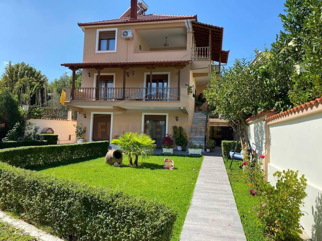 Qera, Duplex, Ali Demi, Tiranë.