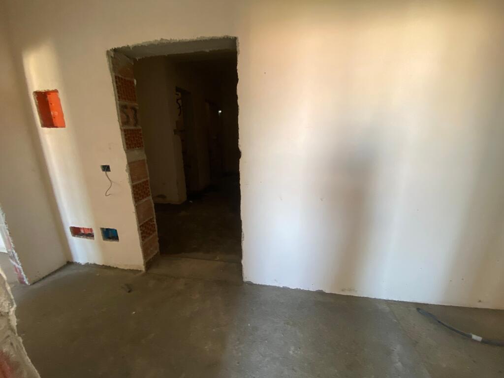 2+1, finished in Paskuqan, 90000 euros
