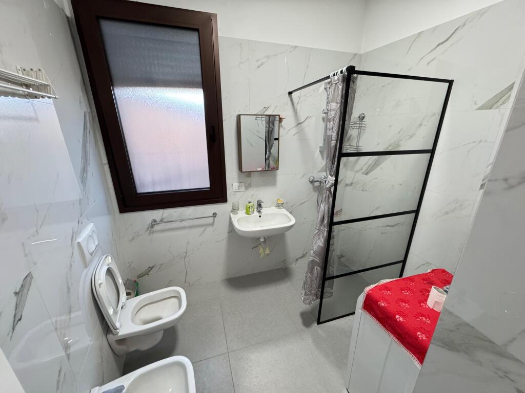 📣 QERA Apartament 1+1 Me Verande 📍 Prane Qendres Se Tiranes 🛣️ Rruga e "Barrikadave" ✨