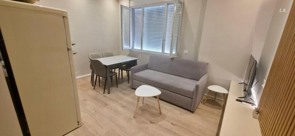🏡 Jepet me qira apartament 1+1 📍 Qendër, Tiranë – tek 9-katëshet