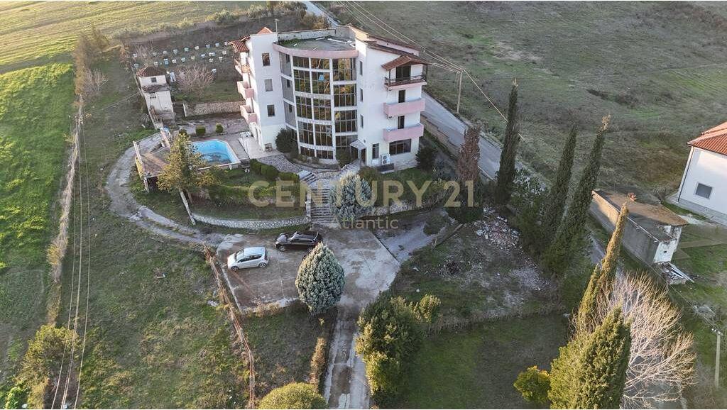 4-storey hotel for sale 600000€
