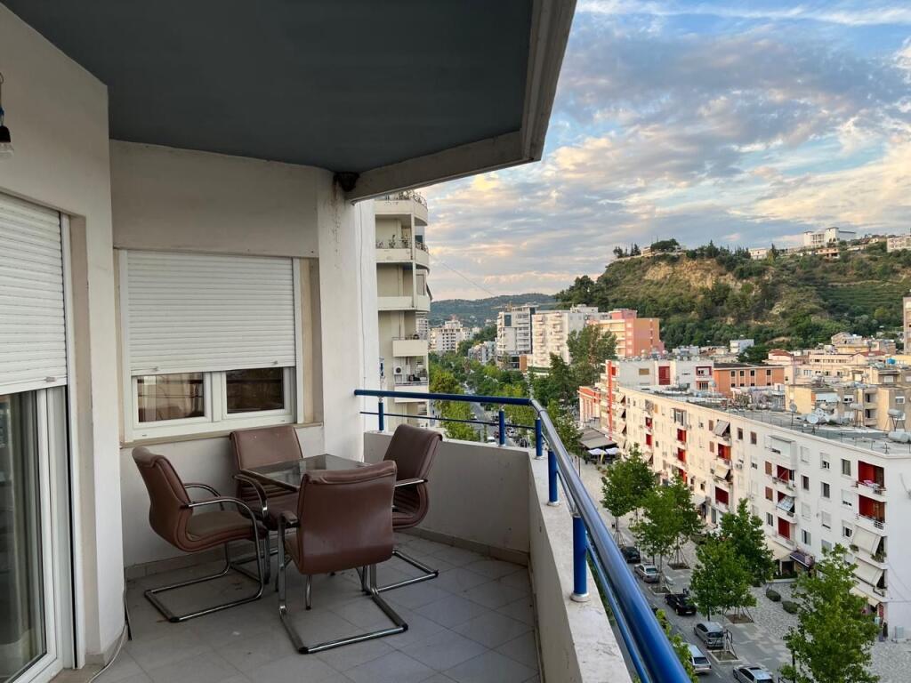 Apartment 2+1+2 Center Vlore