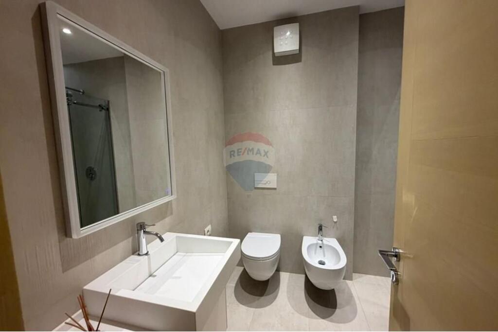 Villa for sale in Kodra e Diellit
