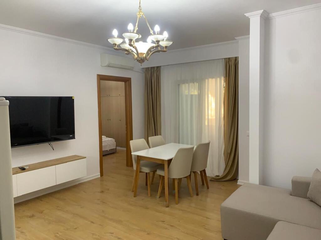 Apartament 2+1 tek Liqeni i Thate!