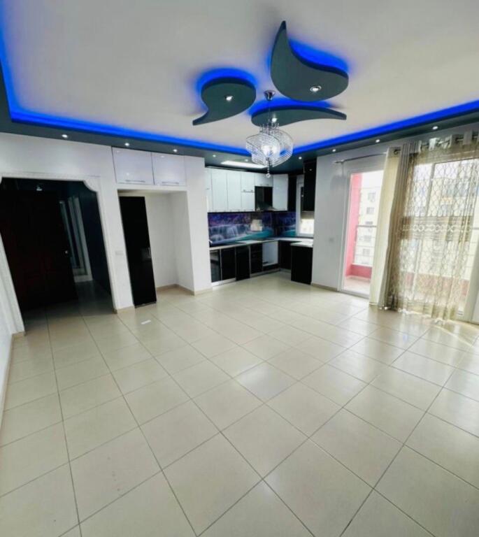 Apartment 2+1, Astir!