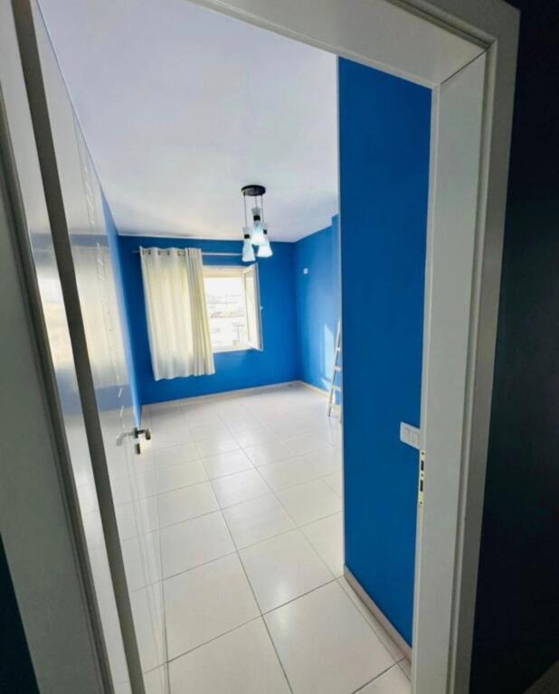 Apartment 2+1, Astir!
