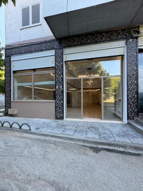 ✨VENDITA AMBIENTE COMMERCIALE | 📍COMUNE DI PARIGI