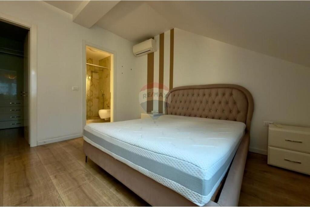Apartament 3+1+2+ verande te Long Hill Residence