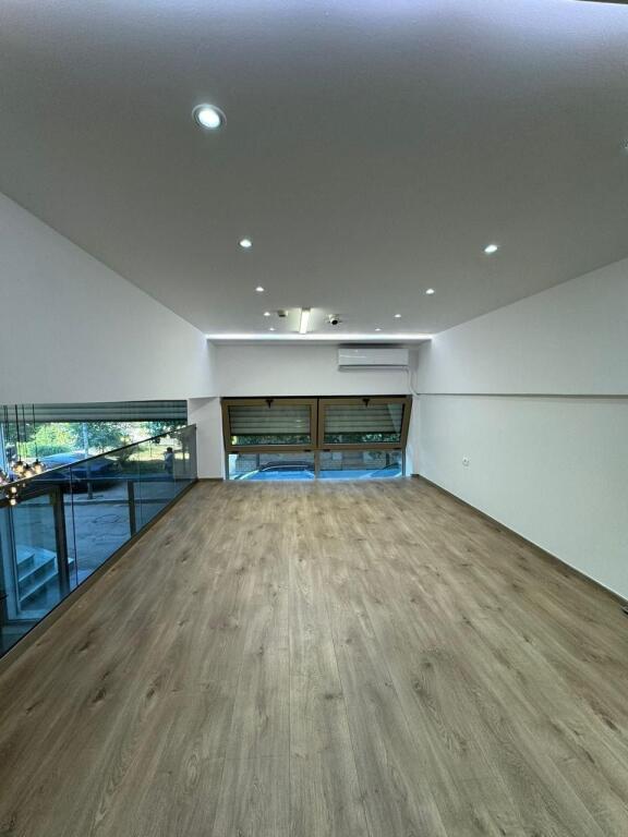 ✨VENDITA AMBIENTE COMMERCIALE | 📍COMUNE DI PARIGI