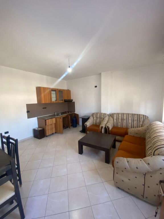 Jepet me qera Apartament 1+1 Te Oroshi, Durres