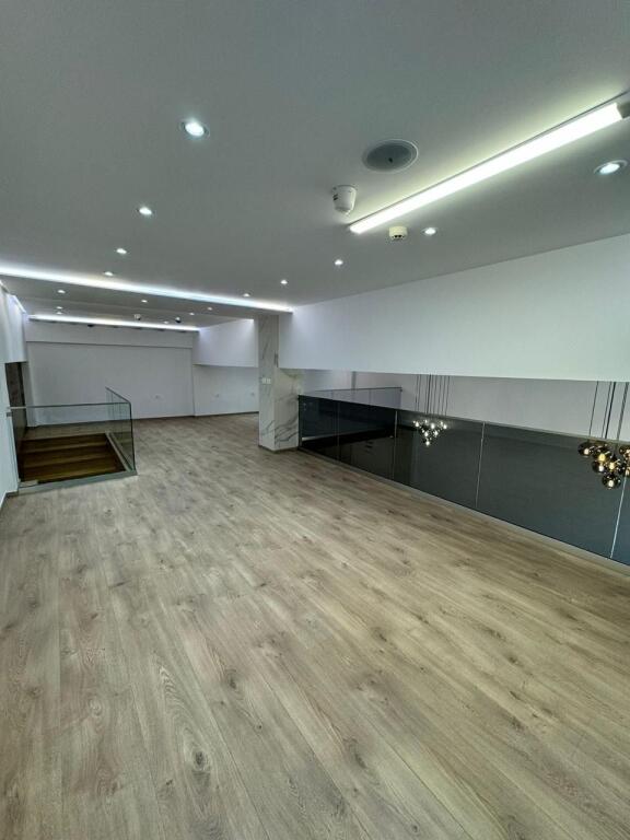 ✨VENDITA AMBIENTE COMMERCIALE | 📍COMUNE DI PARIGI