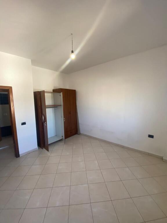 Jepet me qera Apartament 1+1 Te Oroshi, Durres