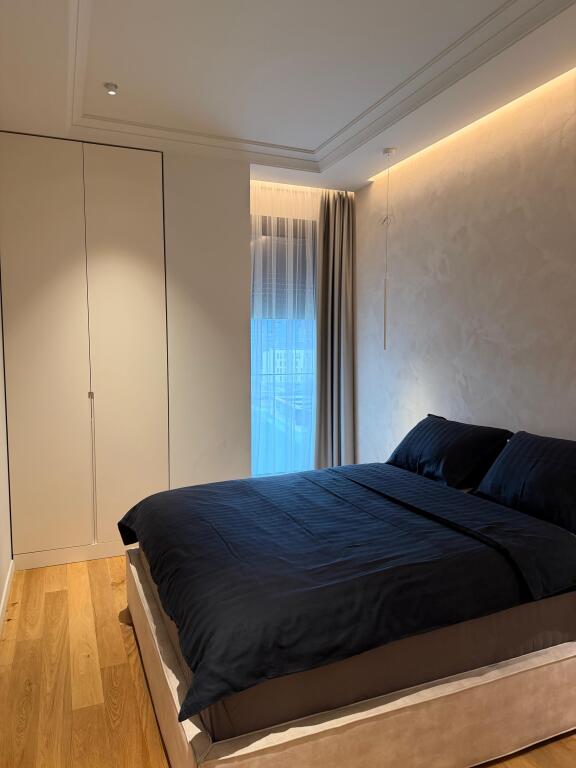 Shitet apartament 3+1+2 + post parkimi tek Rruga e Kosovareve