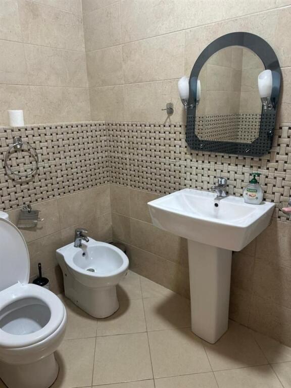 OFFICE FOR RENT 40 M2 BLLOK 65,000 LEKE