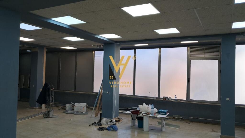 JEPET ZYRE 200 M2 ME QIRA TEK FARMACIA 10 200.000 LEKE